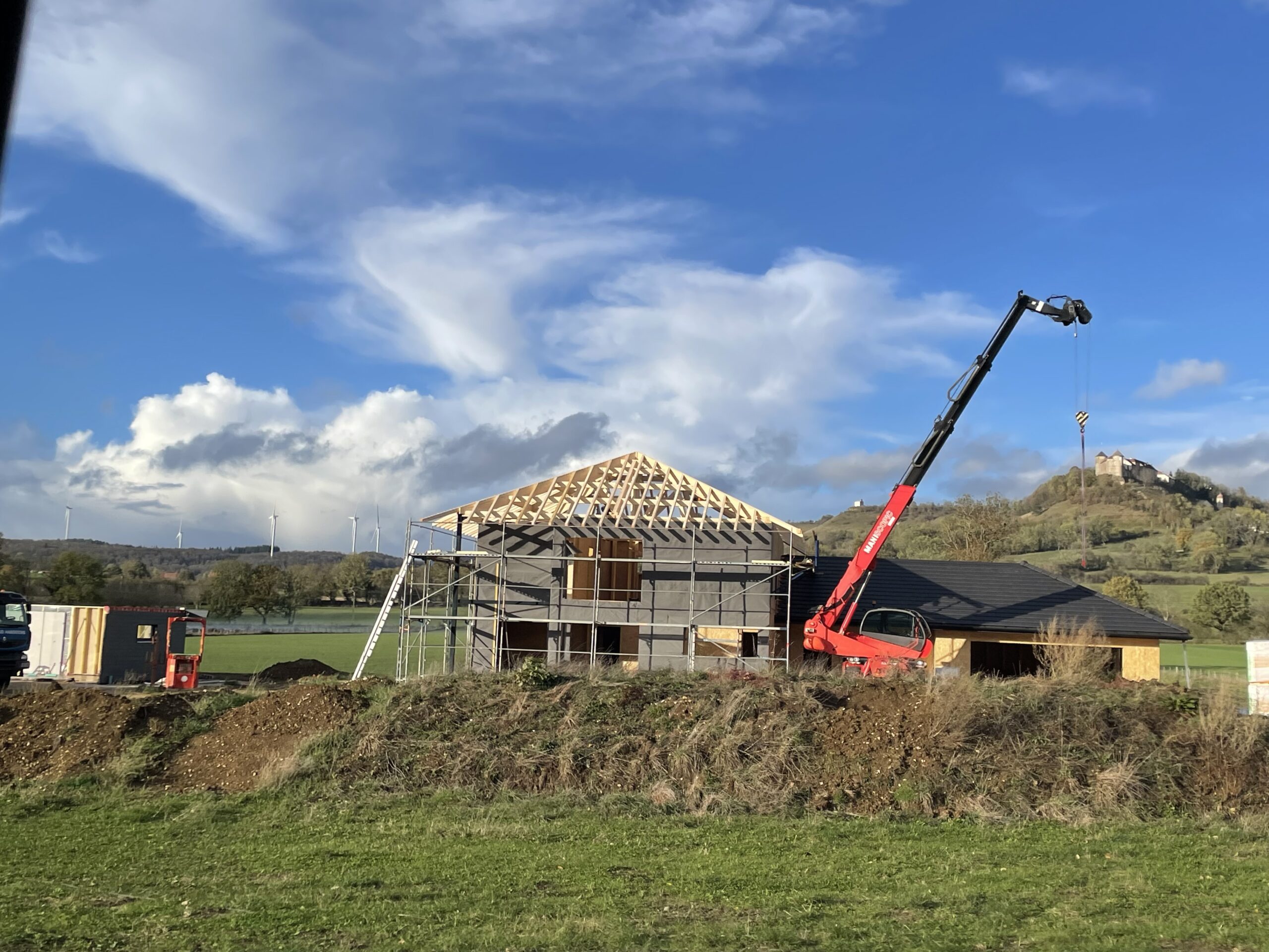 MAISON A OSSATURE BOIS EN PARTENARIAT AVEC UN ARTISAN